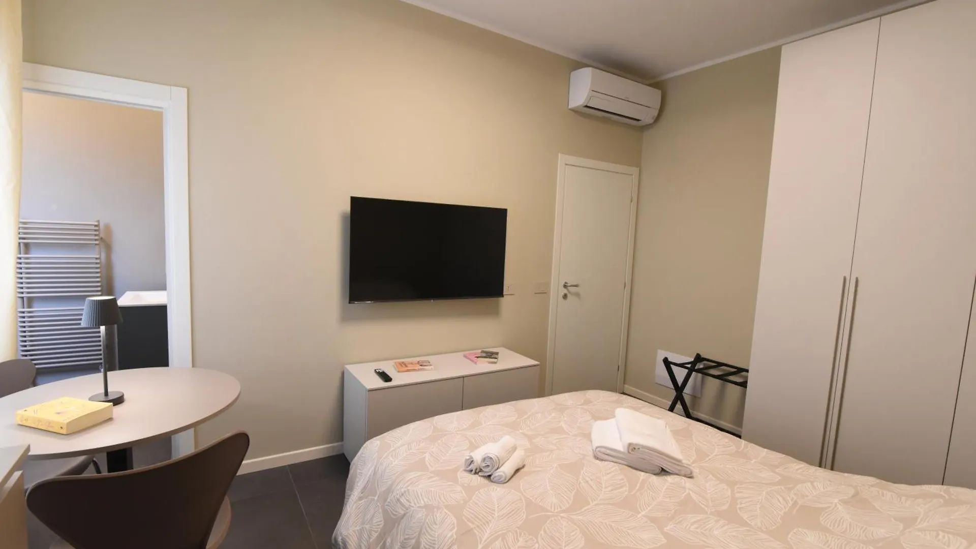 Rooms De' Carracci 博洛尼亚 0*,  意大利